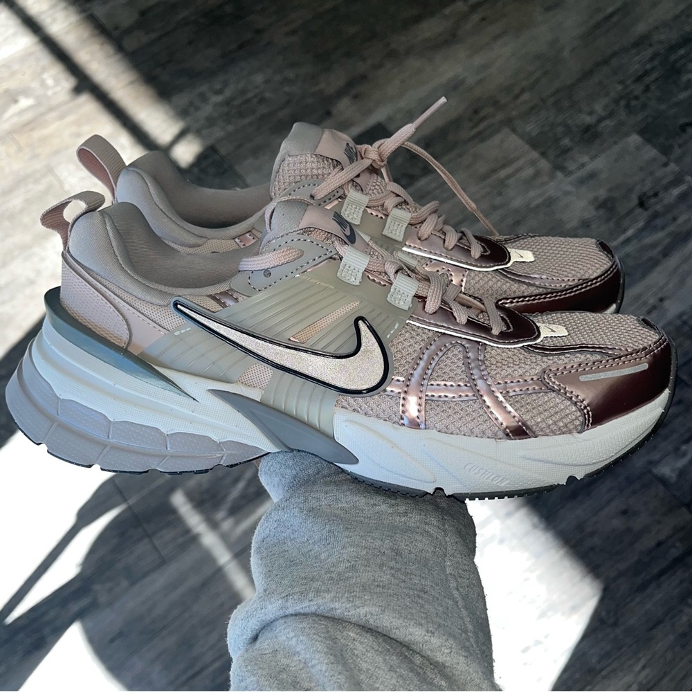 Nike Women’s Sneakers in Blush Pink and Metallic Rose
